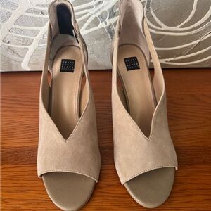 White House Black Market Tan Heels Peep-Toe